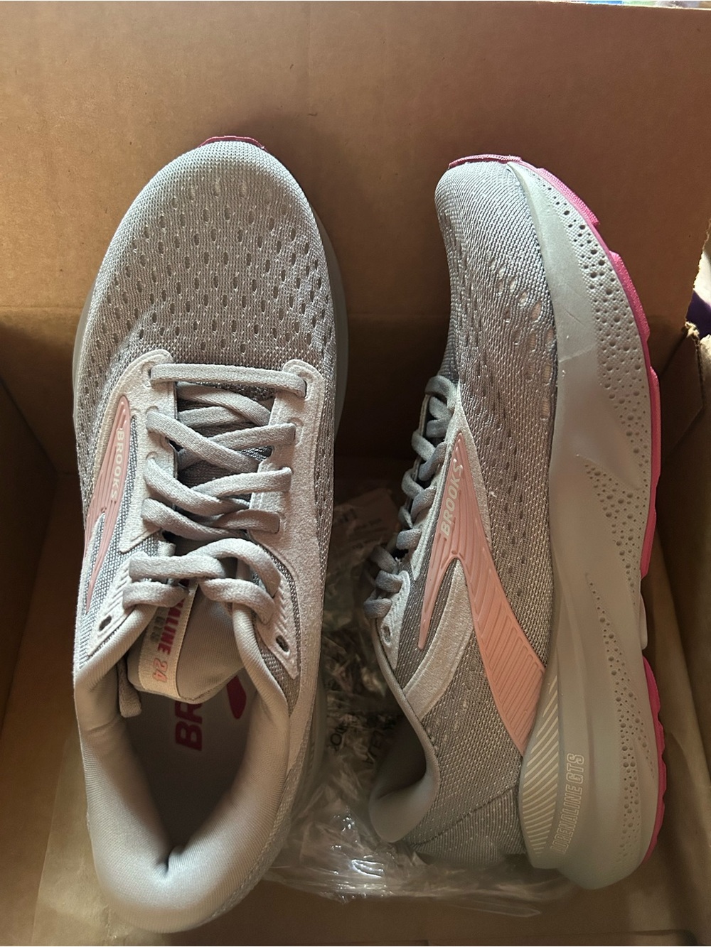 Brooks Women's adrenaline gts Light Gray & Pink Running Shoes size 6 wide